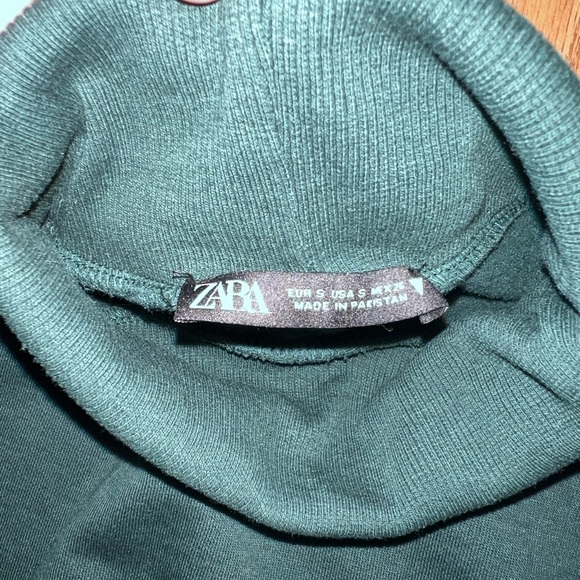 Zara Turtleneck - Picture 4 of 5
